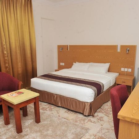 Al Reef Hotel マスカット エクステリア 写真