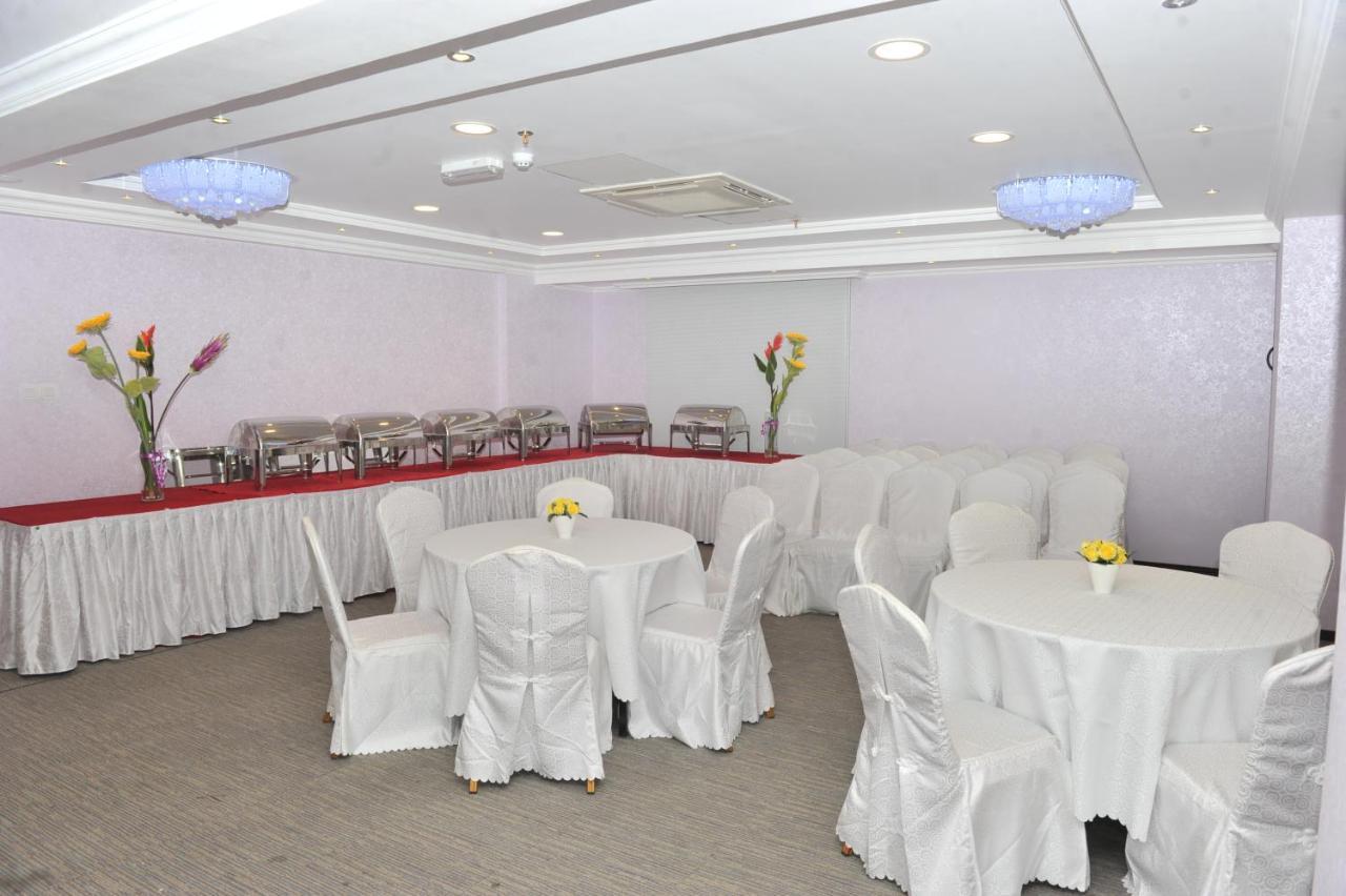 Al Reef Hotel マスカット エクステリア 写真